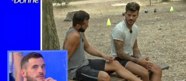 UeD: Primo Bacio gay tra Claudio Sona e Francesco Zecchini UeD: Primo Bacio gay tra Claudio Sona e Francesco Zecchini