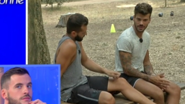UeD: Primo Bacio gay tra Claudio Sona e Francesco Zecchini