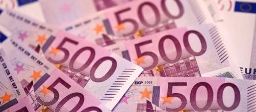 ECB's Surprise Moves Send Euro on Wild Ride - MoneyBeat - WSJ - wsj.com