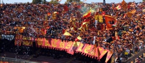 Lecce, la calorosissima Curva Nord del Via del Mare.