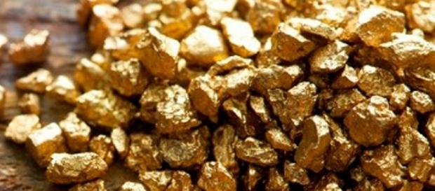 El oro es un metal con interesantes propiedades físicas El oro es un metal con interesantes propiedades físicas