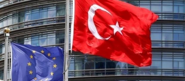 Negocierile de aderare a Turciei la UE ar putea fi blocate Negocierile de aderare a Turciei la UE ar putea fi blocate