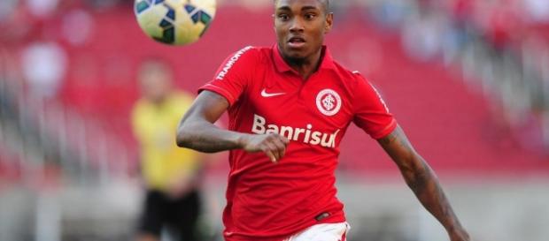 Vitinho deve deixar o Inter rumo ao Flamengo Vitinho deve deixar o Inter rumo ao Flamengo