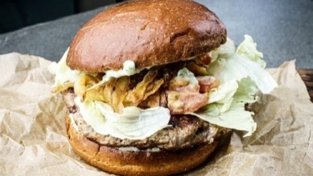 Insolite : Découvrez ‘l’excellent’ burger à la viande de rat