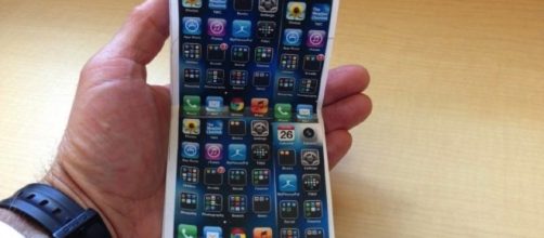 Apple brevetta l'iPhone pieghevole