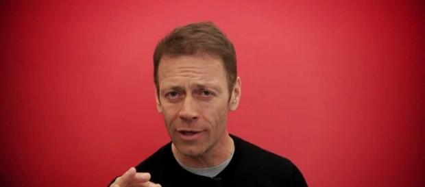 Rocco Siffredi smentisce rapporto a 3 nel bagno di un locale Rocco Siffredi smentisce rapporto a 3 nel bagno di un locale