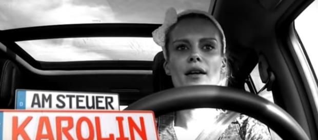 Sky1 "Mitfahr-Randale": Karolin Oesterling am Steuer / Foto: Sky1 Sky1 "Mitfahr-Randale": Karolin Oesterling am Steuer / Foto: Sky1