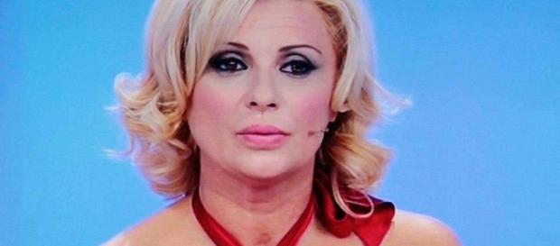 Uomini e Donne, anticipazioni: fuori Tina Cipollari, arriva Mara Venier Uomini e Donne, anticipazioni: fuori Tina Cipollari, arriva Mara Venier