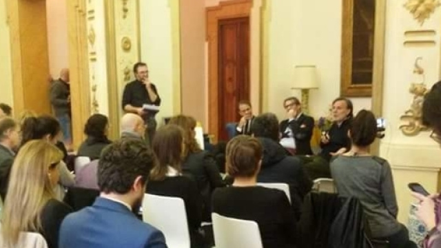 Gino Fienga della con-fine edizioni alla conferenza stampa di presentazione