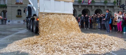 Alors que l'Etat Français gaspille sans compter, le ministre de l'agriculture Stéphane Le Foll prive les abeilles du moindre euro