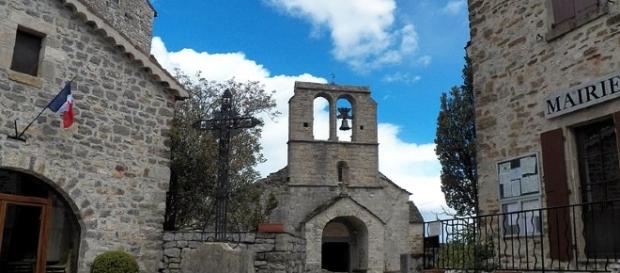 Eglise romane en Ardèche près des Vans - CC BY Eglise romane en Ardèche près des Vans - CC BY