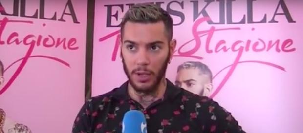 Emis Killa, il 14 ottobre 2016 è uscito 'Terza Stagione' il suo ultimo album. Emis Killa, il 14 ottobre 2016 è uscito 'Terza Stagione' il suo ultimo album.