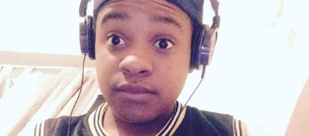 Flávio era um adolescente com apenas 13 anos. Flávio era um adolescente com apenas 13 anos.