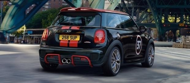 MINI Cooper S com novas rodas, kit aerodinâmico e 234 cv MINI Cooper S com novas rodas, kit aerodinâmico e 234 cv