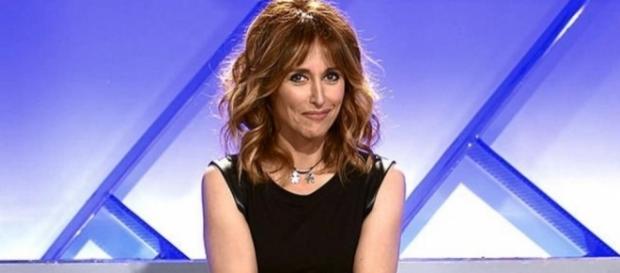 MYHYV: ¡El ridículo espantoso de esta aspirante al trono! MYHYV: ¡El ridículo espantoso de esta aspirante al trono!