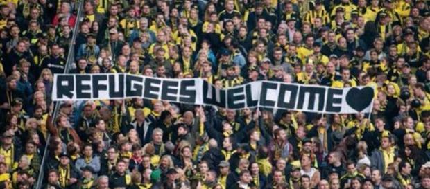 Naive Flüchtlingshelfer bemerken ihren eigenen inversen Rassismus nicht. Naive Flüchtlingshelfer bemerken ihren eigenen inversen Rassismus nicht.