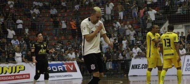 Timão deu um bico na maldição e decidirá a Liga Nacional pela primeira vez Timão deu um bico na maldição e decidirá a Liga Nacional pela primeira vez