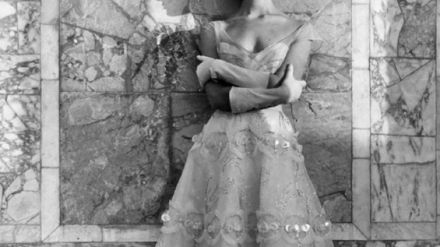 Foto Regina Relang per Sorelle Fontana, 1953