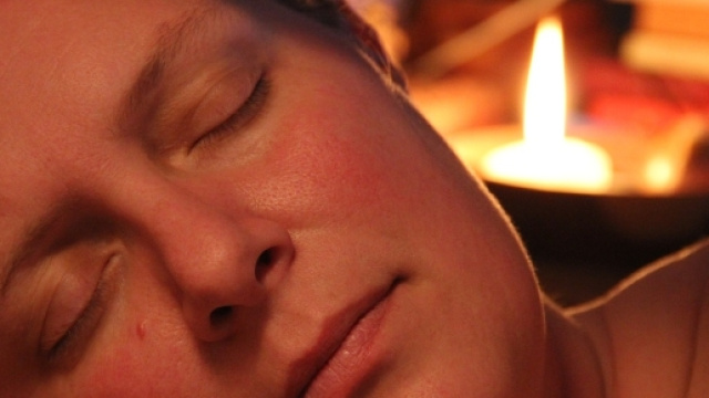 La difficoltà ad addormentarsi o la tendenza a dormire durante le ore diurne è un problema sempre più diffuso.