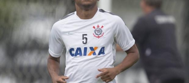 Elias ganhou o campeonato brasileiro pelo Corinthians, em 2015. Elias ganhou o campeonato brasileiro pelo Corinthians, em 2015.