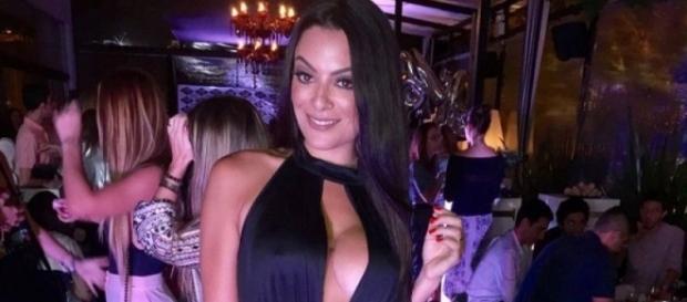Ex-BBB Monique Amin, só mais um corpinho bonito ou uma modelo talentosa? Ex-BBB Monique Amin, só mais um corpinho bonito ou uma modelo talentosa?