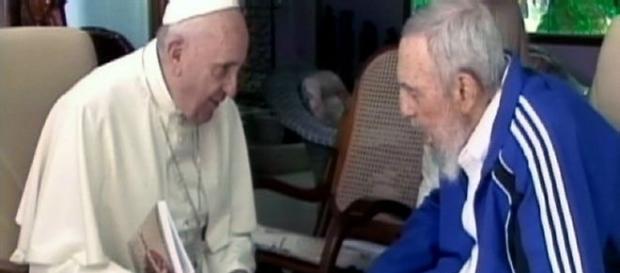 Papa Francisc se declară "întristat" de moartea lui Fidel Castro Papa Francisc se declară "întristat" de moartea lui Fidel Castro