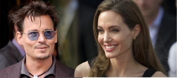 Romance de Angelina Jolie e Johnny Depp surpreende fãs do mundo inteiro Romance de Angelina Jolie e Johnny Depp surpreende fãs do mundo inteiro