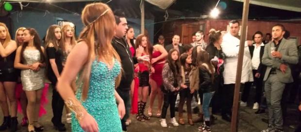 Uma festa de casamento da etnia cigana em Portugal Uma festa de casamento da etnia cigana em Portugal
