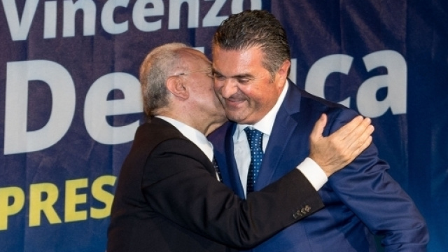 De Luca bacia il 'notoriamente clientelare' sindaco di Agropoli Franco Alfieri