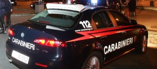 Bomba presso una stazione dei carabinieri di Bologna.