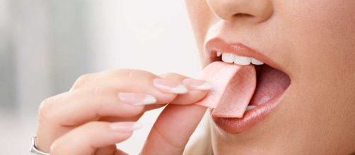 Masticare gomme da masticare fa bene alla salute ecco perchè