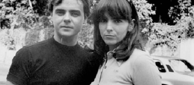 Cássio Gabus Mendes e Malu Mader: par romântico em Anos Rebeldes. Fonte: Memória Globo/1992 Cássio Gabus Mendes e Malu Mader: par romântico em Anos Rebeldes. Fonte: Memória Globo/1992