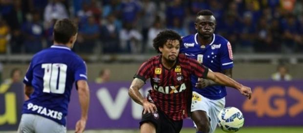 Jogador não descarta atuar pelo Corinthians, em 2017. Jogador não descarta atuar pelo Corinthians, em 2017.
