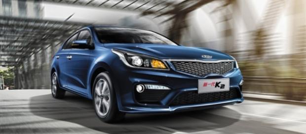 Kia Rio Sedan tem o porte semelhante ao Fiat Grand Siena e Chevroelt Prisma Kia Rio Sedan tem o porte semelhante ao Fiat Grand Siena e Chevroelt Prisma