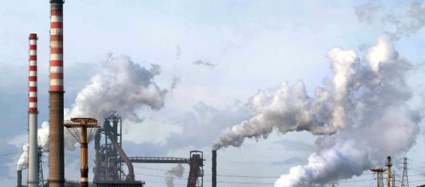 L'Ilva di Taranto e i suoi fumi stanno causando gravi problemi di salute. L'Ilva di Taranto e i suoi fumi stanno causando gravi problemi di salute.
