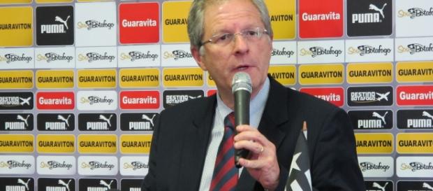Carlos Eduardo Pereira, presidente do Botafogo, quer ajuda também às famílias das vítimas Carlos Eduardo Pereira, presidente do Botafogo, quer ajuda também às famílias das vítimas