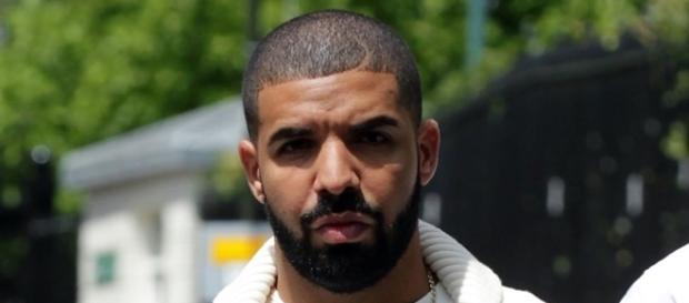 Drake - people are asking if you're dead, Bro / Photo via Twitter Drake - people are asking if you're dead, Bro / Photo via Twitter