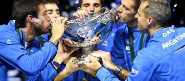 El sueño: Argentina la toca y la besa El sueño: Argentina la toca y la besa