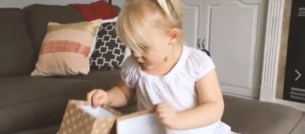 Eliia Laine mostra ao mundo em uma simples reação, a vida através do olhar de uma criança Eliia Laine mostra ao mundo em uma simples reação, a vida através do olhar de uma criança