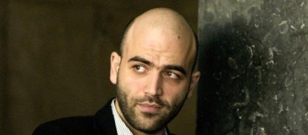 L'autore del libro 'La paranza dei bambini' Roberto Saviano L'autore del libro 'La paranza dei bambini' Roberto Saviano