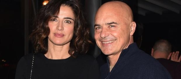 Luca Zingaretti aggredisce paparazzi che lo tallonano a Milano Luca Zingaretti aggredisce paparazzi che lo tallonano a Milano