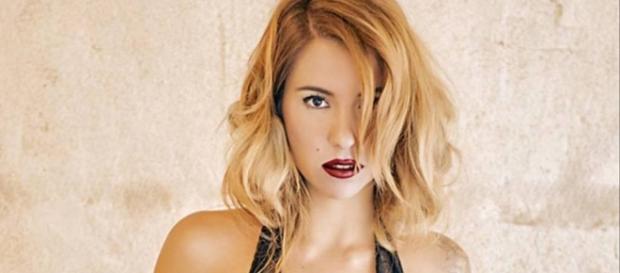Rebeca 'raja' a la dirección de GH17. Rebeca 'raja' a la dirección de GH17.