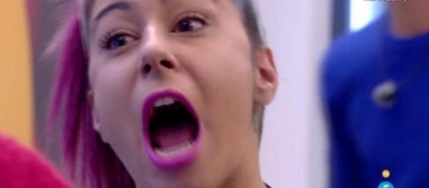 Twitteros critican la censura de Gran Hermano con el ht #MostrarALaVerdaderaBea Twitteros critican la censura de Gran Hermano con el ht #MostrarALaVerdaderaBea