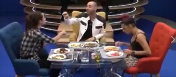 Vídeo de la pelea y posterior ataque de ansiedad de Adara de las últimas horas Vídeo de la pelea y posterior ataque de ansiedad de Adara de las últimas horas