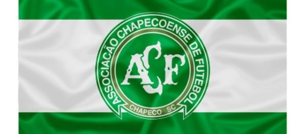 Chapecoense: avião que levava delegação sofre acidente Chapecoense: avião que levava delegação sofre acidente