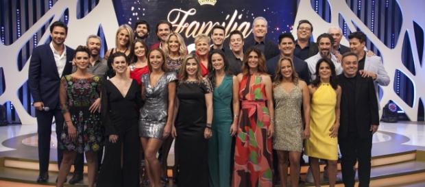Elenco da Rede Record em seu amigo secreto no fim de 2016 Elenco da Rede Record em seu amigo secreto no fim de 2016