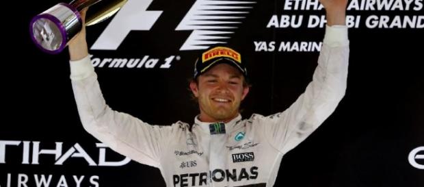 Esta es la última foto de Nico Rosberg subiendo a un podio de Formula 1 porque lo deja Esta es la última foto de Nico Rosberg subiendo a un podio de Formula 1 porque lo deja