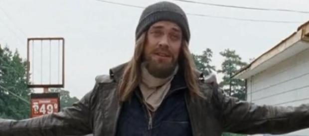 Tom Payne alias Jesus a donné son avis sur la dernière rumeur Tom Payne alias Jesus a donné son avis sur la dernière rumeur
