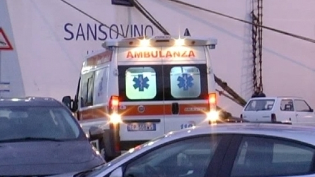 Ambulanca presso la nave Sansolino