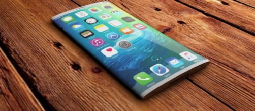 iPhone 8 potrebbe piegarsi in due come un foglio di carta